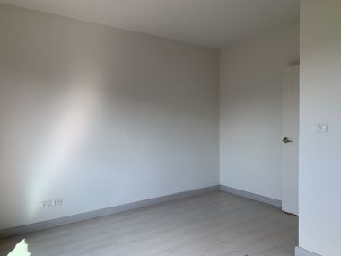 ทาวน์เฮ้าส์หลังมุมไตล์โมเดิร์นพร้อมสวนหลังบ้านส่วนตัว โครงการ Eco Space Bangna