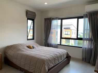 ทาวน์เฮ้าส์หลังมุมไตล์โมเดิร์นพร้อมสวนหลังบ้านส่วนตัว โครงการ Eco Space Bangna