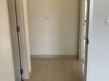 ทาวน์เฮ้าส์หลังมุมไตล์โมเดิร์นพร้อมสวนหลังบ้านส่วนตัว โครงการ Eco Space Bangna