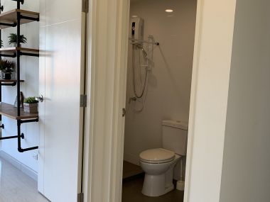 ทาวน์เฮ้าส์หลังมุมไตล์โมเดิร์นพร้อมสวนหลังบ้านส่วนตัว โครงการ Eco Space Bangna