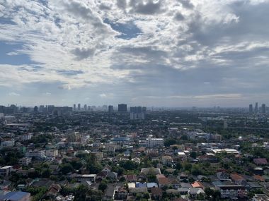 ขายด่วน Lumpini Ville ประชาชื่น-พงษ์เพชร 2 ขนาด 23 sqm. 1 นอน 1 น้ำ ชั้น 32 ราคาขาย 1.35 ล้าน  Fully furnished (ต่อรองได้)
