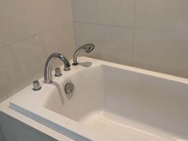 ปล่อยเช่า! Bright Sukhumvit 24 ในราคาเพียง 45,000บาท/เดือน 1 ห้องนอน 1 ห้องน้ำ 50ตรม. ห้องใหญ่อยู่สบาย ใกล้ BTS พร้อมพงษ์ เฟอร์นิเจอร์ครบพร้อมเข้าอยู่