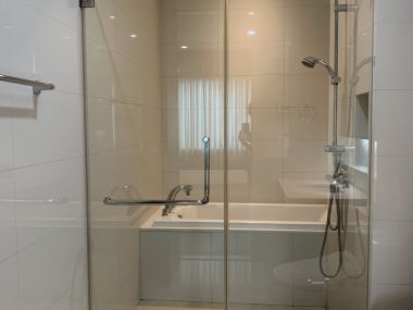 ปล่อยเช่า! Bright Sukhumvit 24 ในราคาเพียง 45,000บาท/เดือน 1 ห้องนอน 1 ห้องน้ำ 50ตรม. ห้องใหญ่อยู่สบาย ใกล้ BTS พร้อมพงษ์ เฟอร์นิเจอร์ครบพร้อมเข้าอยู่