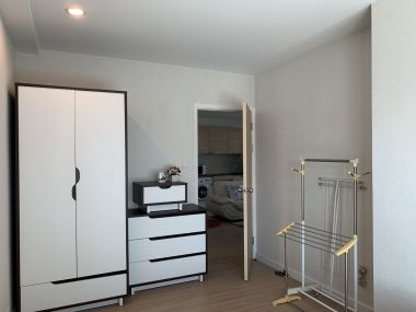 For rent at D25 Thonglor 2 Bedroom 2 Bathroom Size 76 sqm. 8th Floor rental price 35,000 THB/month Fully furnished