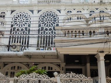 ** ปล่อยเช่าทาวน์เฮ้าส์ ** Ekkamai Villas ในราคาเพียง 50, 000บาท/เดือน 4ชั้น 5 ห้องนอน 5 ห้องน้ำ มีห้องแม่บ้าน ขนาด 24 ตรว. พื้นที่ใช้สอย 350 ตรม. เฟอร์นิเจอร์ครบพร้อมเข้าอยู่