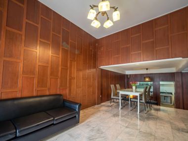 ** ปล่อยเช่าทาวน์เฮ้าส์ ** Ekkamai Villas ในราคาเพียง 50, 000บาท/เดือน 4ชั้น 5 ห้องนอน 5 ห้องน้ำ มีห้องแม่บ้าน ขนาด 24 ตรว. พื้นที่ใช้สอย 350 ตรม. เฟอร์นิเจอร์ครบพร้อมเข้าอยู่