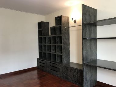 ** ปล่อยเช่าทาวน์เฮ้าส์ ** Ekkamai Villas ในราคาเพียง 50, 000บาท/เดือน 4ชั้น 5 ห้องนอน 5 ห้องน้ำ มีห้องแม่บ้าน ขนาด 24 ตรว. พื้นที่ใช้สอย 350 ตรม. เฟอร์นิเจอร์ครบพร้อมเข้าอยู่