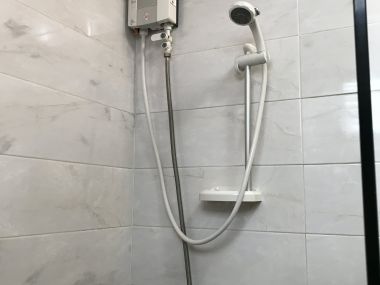 ** ปล่อยเช่าทาวน์เฮ้าส์ ** Ekkamai Villas ในราคาเพียง 50, 000บาท/เดือน 4ชั้น 5 ห้องนอน 5 ห้องน้ำ มีห้องแม่บ้าน ขนาด 24 ตรว. พื้นที่ใช้สอย 350 ตรม. เฟอร์นิเจอร์ครบพร้อมเข้าอยู่