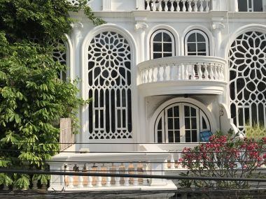 ** ปล่อยเช่าทาวน์เฮ้าส์ ** Ekkamai Villas ในราคาเพียง 50, 000บาท/เดือน 4ชั้น 5 ห้องนอน 5 ห้องน้ำ มีห้องแม่บ้าน ขนาด 24 ตรว. พื้นที่ใช้สอย 350 ตรม. เฟอร์นิเจอร์ครบพร้อมเข้าอยู่