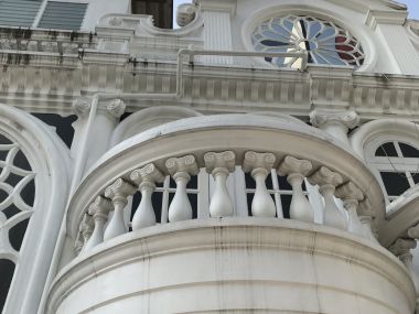 ** ปล่อยเช่าทาวน์เฮ้าส์ ** Ekkamai Villas ในราคาเพียง 50, 000บาท/เดือน 4ชั้น 5 ห้องนอน 5 ห้องน้ำ มีห้องแม่บ้าน ขนาด 24 ตรว. พื้นที่ใช้สอย 350 ตรม. เฟอร์นิเจอร์ครบพร้อมเข้าอยู่