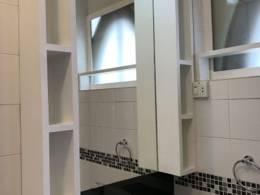 ** ปล่อยเช่าทาวน์เฮ้าส์ ** Ekkamai Villas ในราคาเพียง 50, 000บาท/เดือน 4ชั้น 5 ห้องนอน 5 ห้องน้ำ มีห้องแม่บ้าน ขนาด 24 ตรว. พื้นที่ใช้สอย 350 ตรม. เฟอร์นิเจอร์ครบพร้อมเข้าอยู่