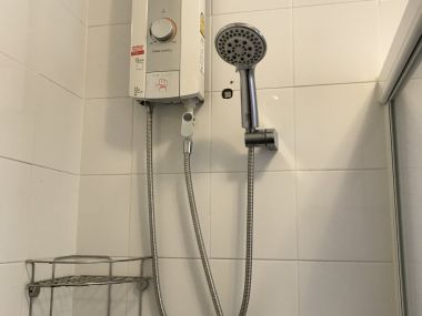 ** ปล่อยเช่าทาวน์เฮ้าส์ ** Ekkamai Villas ในราคาเพียง 50, 000บาท/เดือน 4ชั้น 5 ห้องนอน 5 ห้องน้ำ มีห้องแม่บ้าน ขนาด 24 ตรว. พื้นที่ใช้สอย 350 ตรม. เฟอร์นิเจอร์ครบพร้อมเข้าอยู่