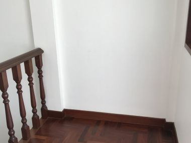 ** ปล่อยเช่าทาวน์เฮ้าส์ ** Ekkamai Villas ในราคาเพียง 50, 000บาท/เดือน 4ชั้น 5 ห้องนอน 5 ห้องน้ำ มีห้องแม่บ้าน ขนาด 24 ตรว. พื้นที่ใช้สอย 350 ตรม. เฟอร์นิเจอร์ครบพร้อมเข้าอยู่