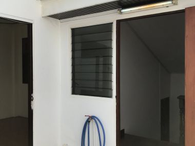 ** ปล่อยเช่าทาวน์เฮ้าส์ ** Ekkamai Villas ในราคาเพียง 50, 000บาท/เดือน 4ชั้น 5 ห้องนอน 5 ห้องน้ำ มีห้องแม่บ้าน ขนาด 24 ตรว. พื้นที่ใช้สอย 350 ตรม. เฟอร์นิเจอร์ครบพร้อมเข้าอยู่