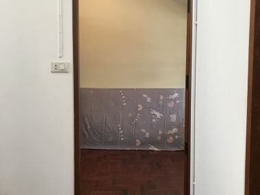 ** ปล่อยเช่าทาวน์เฮ้าส์ ** Ekkamai Villas ในราคาเพียง 50, 000บาท/เดือน 4ชั้น 5 ห้องนอน 5 ห้องน้ำ มีห้องแม่บ้าน ขนาด 24 ตรว. พื้นที่ใช้สอย 350 ตรม. เฟอร์นิเจอร์ครบพร้อมเข้าอยู่