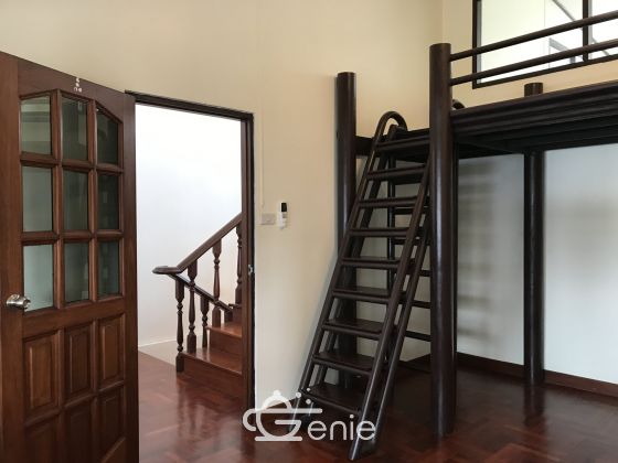 For rent! !! at Townhouse EKAMAI VILLA 50, 000THB/month 5 Bedroom 5 Bathroom Fully furnished