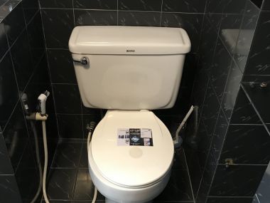 ** ปล่อยเช่าทาวน์เฮ้าส์ ** Ekkamai Villas ในราคาเพียง 50, 000บาท/เดือน 4ชั้น 5 ห้องนอน 5 ห้องน้ำ มีห้องแม่บ้าน ขนาด 24 ตรว. พื้นที่ใช้สอย 350 ตรม. เฟอร์นิเจอร์ครบพร้อมเข้าอยู่