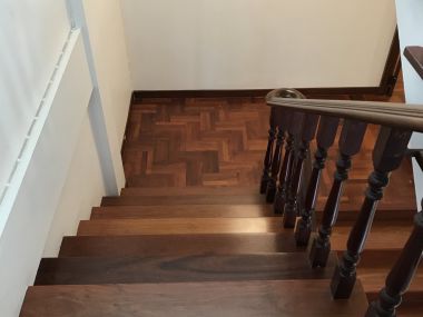 ** ปล่อยเช่าทาวน์เฮ้าส์ ** Ekkamai Villas ในราคาเพียง 50, 000บาท/เดือน 4ชั้น 5 ห้องนอน 5 ห้องน้ำ มีห้องแม่บ้าน ขนาด 24 ตรว. พื้นที่ใช้สอย 350 ตรม. เฟอร์นิเจอร์ครบพร้อมเข้าอยู่