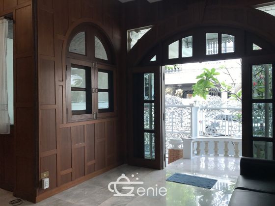 For rent! !! at Townhouse EKAMAI VILLA 50, 000THB/month 5 Bedroom 5 Bathroom Fully furnished