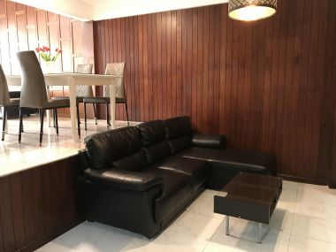 ** ปล่อยเช่าทาวน์เฮ้าส์ ** Ekkamai Villas ในราคาเพียง 50, 000บาท/เดือน 4ชั้น 5 ห้องนอน 5 ห้องน้ำ มีห้องแม่บ้าน ขนาด 24 ตรว. พื้นที่ใช้สอย 350 ตรม. เฟอร์นิเจอร์ครบพร้อมเข้าอยู่