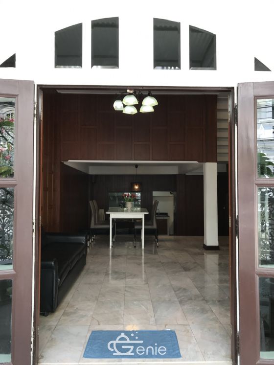 For rent! !! at Townhouse EKAMAI VILLA 50, 000THB/month 5 Bedroom 5 Bathroom Fully furnished