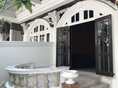 ** ปล่อยเช่าทาวน์เฮ้าส์ ** Ekkamai Villas ในราคาเพียง 50, 000บาท/เดือน 4ชั้น 5 ห้องนอน 5 ห้องน้ำ มีห้องแม่บ้าน ขนาด 24 ตรว. พื้นที่ใช้สอย 350 ตรม. เฟอร์นิเจอร์ครบพร้อมเข้าอยู่