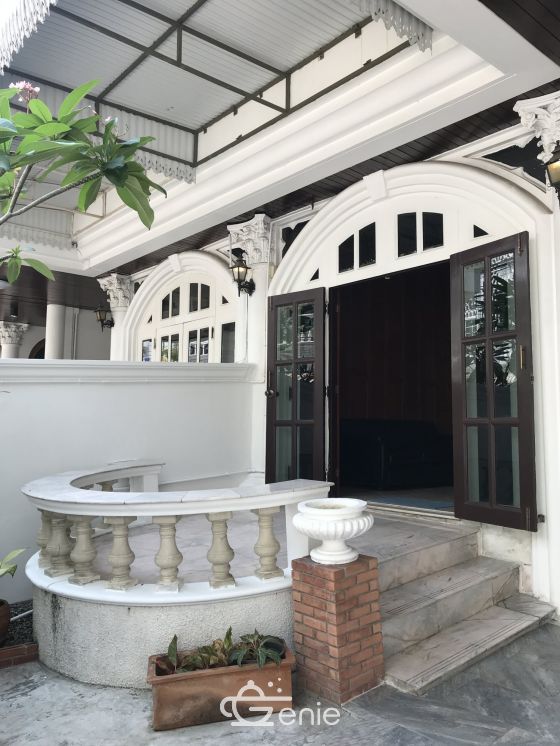 For rent! !! at Townhouse EKAMAI VILLA 50, 000THB/month 5 Bedroom 5 Bathroom Fully furnished