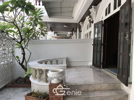 For rent! !! at Townhouse EKAMAI VILLA 50, 000THB/month 5 Bedroom 5 Bathroom Fully furnished