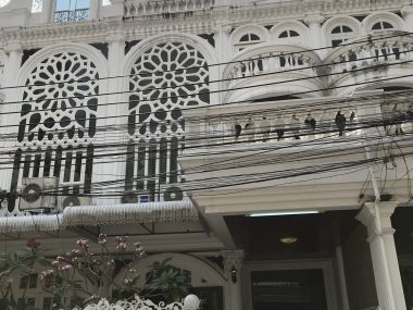 ** ปล่อยเช่าทาวน์เฮ้าส์ ** Ekkamai Villas ในราคาเพียง 50, 000บาท/เดือน 4ชั้น 5 ห้องนอน 5 ห้องน้ำ มีห้องแม่บ้าน ขนาด 24 ตรว. พื้นที่ใช้สอย 350 ตรม. เฟอร์นิเจอร์ครบพร้อมเข้าอยู่