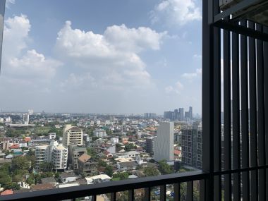 Brand new pet friendly unit for rent at Maru Ekkamai