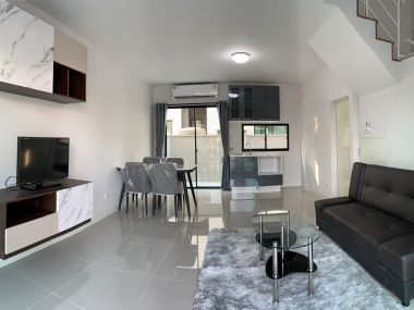 ปล่อยเช่าโครงการบ้านกลางเมือง ราชพฤกษ์-สาทร เฟอร์นิเจอร์ครบครันทุกอย่างสถานที่ใกล้เคียง homePro ราชพฤกษ์ 3.7  กม. Villa Market 3.7 กม the Walk 2.4 กม.