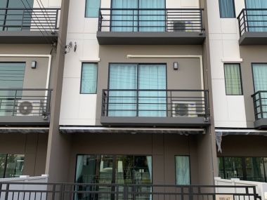 ปล่อยเช่าโครงการบ้านกลางเมือง ราชพฤกษ์-สาทร เฟอร์นิเจอร์ครบครันทุกอย่างสถานที่ใกล้เคียง homePro ราชพฤกษ์ 3.7  กม. Villa Market 3.7 กม the Walk 2.4 กม.