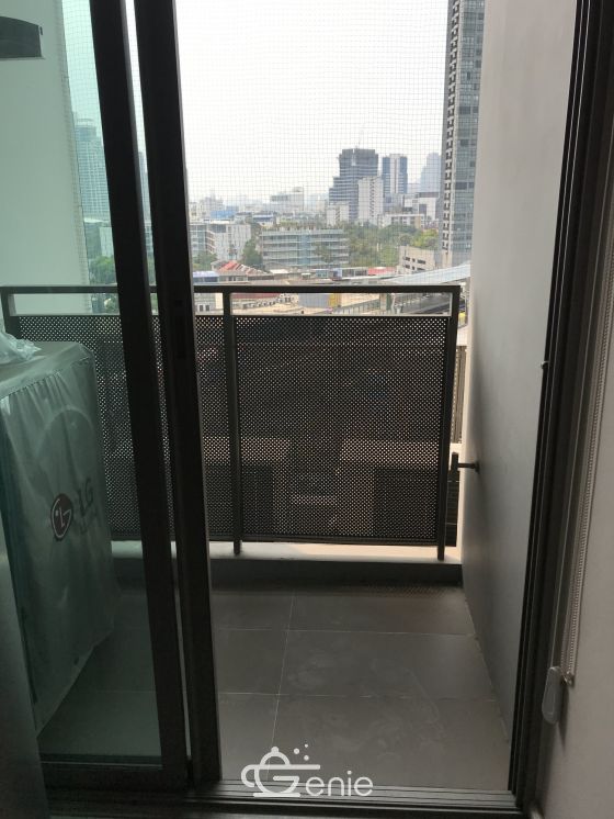 ปล่อยเช่า! The Room Sukhumvit 69 ในราคาเพียง 20,000 บาท/เดือน 1 ห้องนอน 1 ห้องน้ำ 35 ตรม. ห้องใหญ่อยู่สบาย ใกล้ BTS พระโขนง เฟอร์นิเจอร์ครบพร้อมเข้าอยู่ (ราคาต่อรองได้)