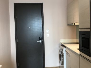 คอนโดให้เช่า H Sukhumvit 43 ในราคาเพียง 40,000บาท/เดือน ชั้นสูง++ วิวสวย 2 ห้องนอน 60 ตรม. ใกล้ BTS Asoke เฟอร์นิเจอร์ครบพร้อมเข้าอยู่