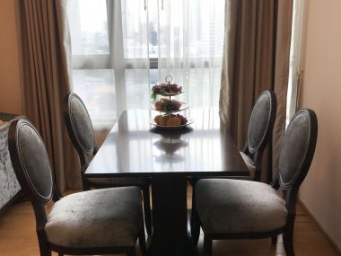 คอนโดให้เช่า H Sukhumvit 43 ในราคาเพียง 40,000บาท/เดือน ชั้นสูง++ วิวสวย 2 ห้องนอน 60 ตรม. ใกล้ BTS Asoke เฟอร์นิเจอร์ครบพร้อมเข้าอยู่