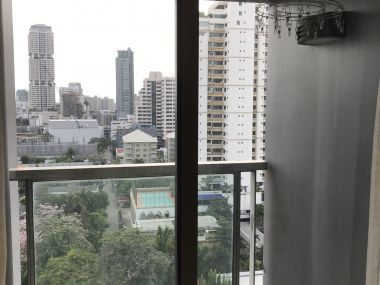 คอนโดให้เช่า H Sukhumvit 43 ในราคาเพียง 40,000บาท/เดือน ชั้นสูง++ วิวสวย 2 ห้องนอน 60 ตรม. ใกล้ BTS Asoke เฟอร์นิเจอร์ครบพร้อมเข้าอยู่