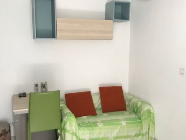 Ideo Mobi Sukhumvit next to Onnut BTS Station only 1 minute walk, ONLY 9,000 Baht, 6months-1year contract