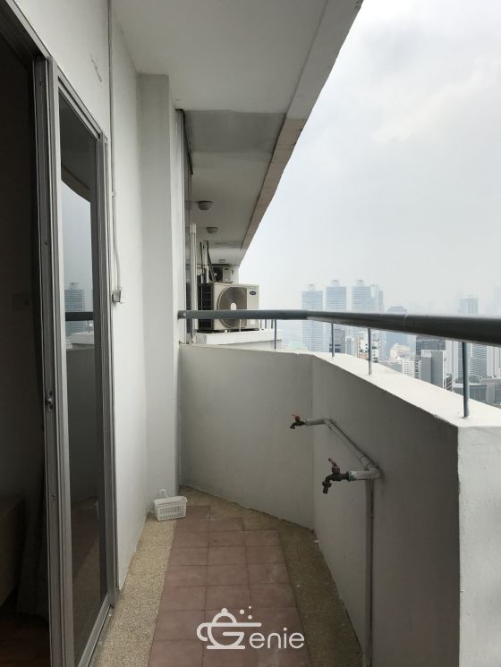 Apartment for rent at The Waterford Diamond Size 147 sqm. 45th Floor 3 Bedroom 3 Bathroom 48,000THB/month Fully furnished
