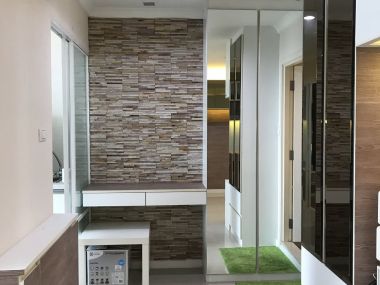 ลดสุดๆ ให้เช่า!!! Lumpini Place Rama9-Ratchada ราคาเพียง 14, 000บาท/เดือน 1 ห้องนอน 37ตรม พร้อมอ่างอาบน้ำ ชั้นสูง วิวสระว่ายน้ำ ใกล้ MRT พระราม 9 เฟอร์นิเจอร์ครบพร้อมเข้าอยู่