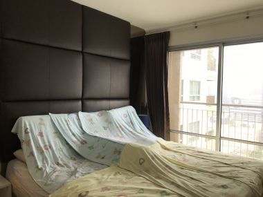 ลดสุดๆ ให้เช่า!!! Lumpini Place Rama9-Ratchada ราคาเพียง 14, 000บาท/เดือน 1 ห้องนอน 37ตรม พร้อมอ่างอาบน้ำ ชั้นสูง วิวสระว่ายน้ำ ใกล้ MRT พระราม 9 เฟอร์นิเจอร์ครบพร้อมเข้าอยู่