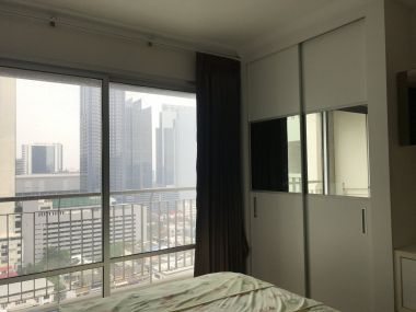 ลดสุดๆ ให้เช่า!!! Lumpini Place Rama9-Ratchada ราคาเพียง 14, 000บาท/เดือน 1 ห้องนอน 37ตรม พร้อมอ่างอาบน้ำ ชั้นสูง วิวสระว่ายน้ำ ใกล้ MRT พระราม 9 เฟอร์นิเจอร์ครบพร้อมเข้าอยู่