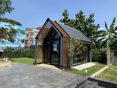 "Knock Garage" type, suitable as a garage with a ready-to-maintain part or a DIY room to replace the addition of a house