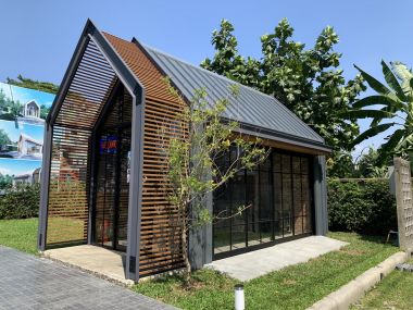 "Knock Garage" type, suitable as a garage with a ready-to-maintain part or a DIY room to replace the addition of a house