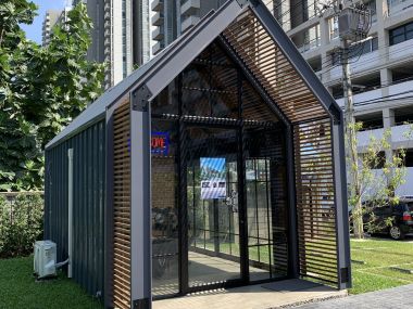 "Knock Garage" type, suitable as a garage with a ready-to-maintain part or a DIY room to replace the addition of a house