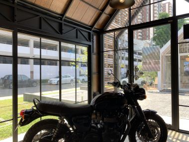 "Knock Garage" type, suitable as a garage with a ready-to-maintain part or a DIY room to replace the addition of a house