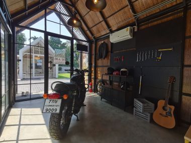 "Knock Garage" type, suitable as a garage with a ready-to-maintain part or a DIY room to replace the addition of a house