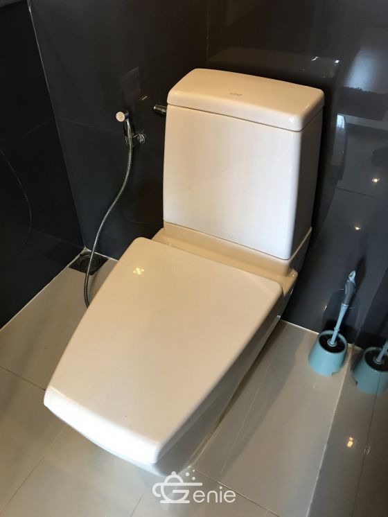 Special price!!! for rent at Rhythm Sukhumvit 50 1 Bedroom 1 Bathroom 28, 000/month Fully furnished (can negotiate )