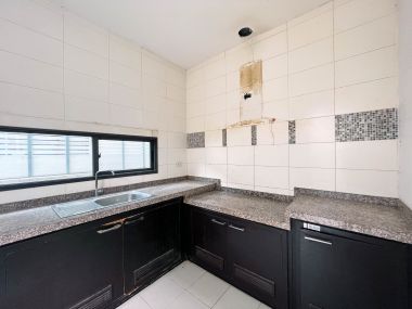 Detached house, good quality.