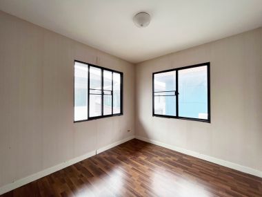 Detached house, good quality.