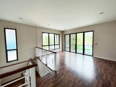 Detached house, good quality.